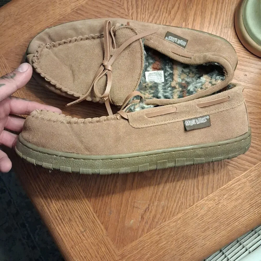 Men's Muk Luks Tan Brown Suede Slipper Fleece Lining Size 11 Adult Casual Soft